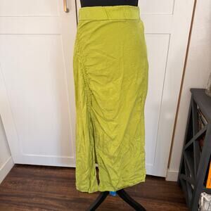 Zara Midi Skirt. Side Zip Ruched in Front - xs